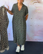 Laluna® | V-hals jurk met luipaardprint
