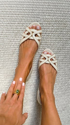 Camilla | Gevlochten Crème Sandalen