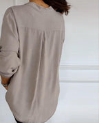 Laluna® | Casual top met pailletteninzet en knopen
