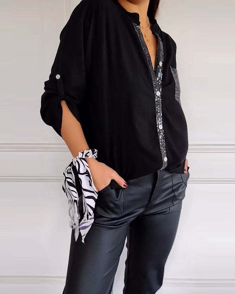 Laluna® | Casual top met pailletteninzet en knopen