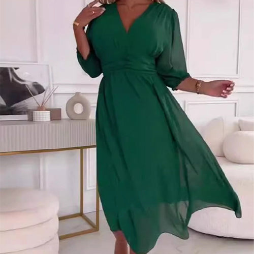 Eva | Chiffon Jurk met Puntige Halslijn